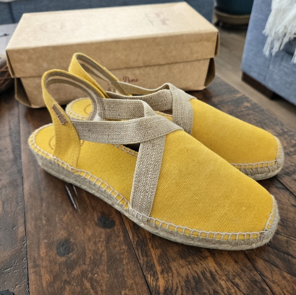 Toni Pons Verdi Cotton Espadrilles. Yellow. Size 7.5. New.
